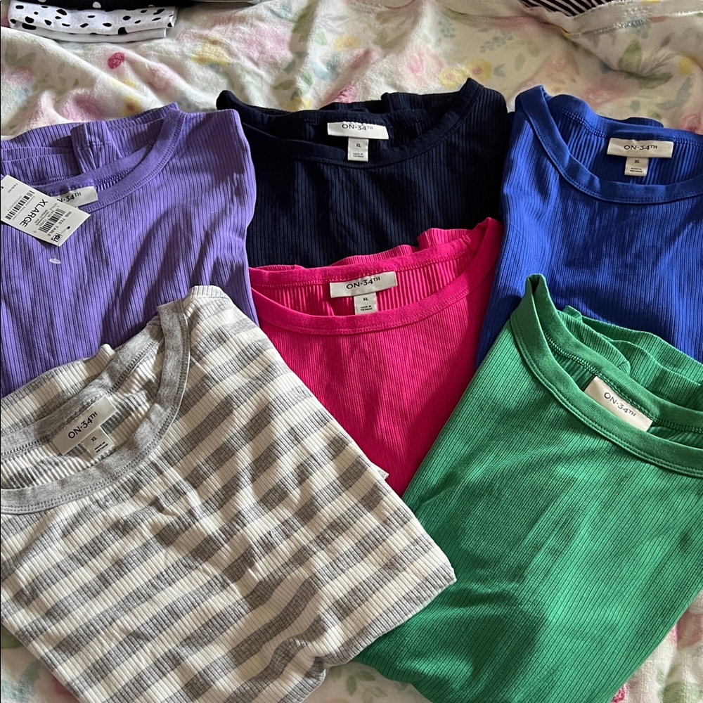 ON 34th. 6 ribbed Tshirts.